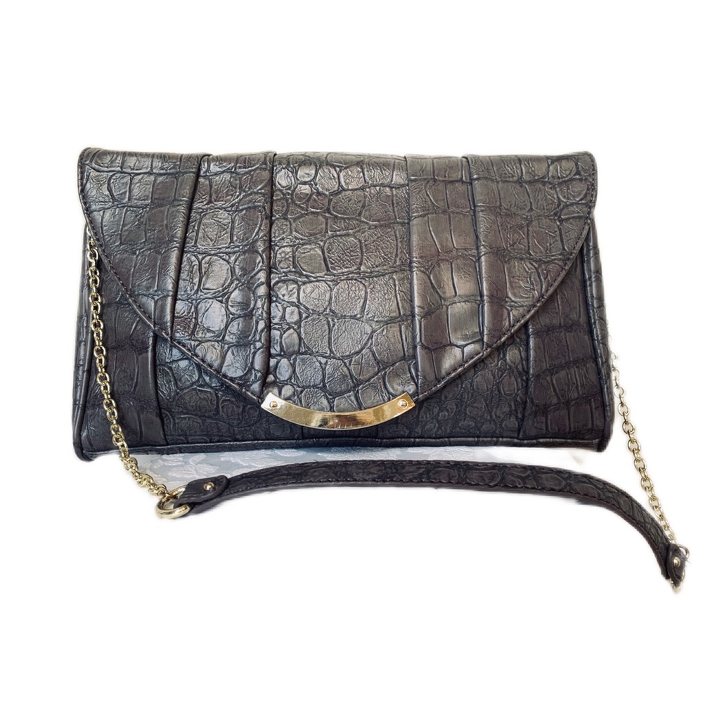 Steve Madden lilac vegan leather shoulder purse.